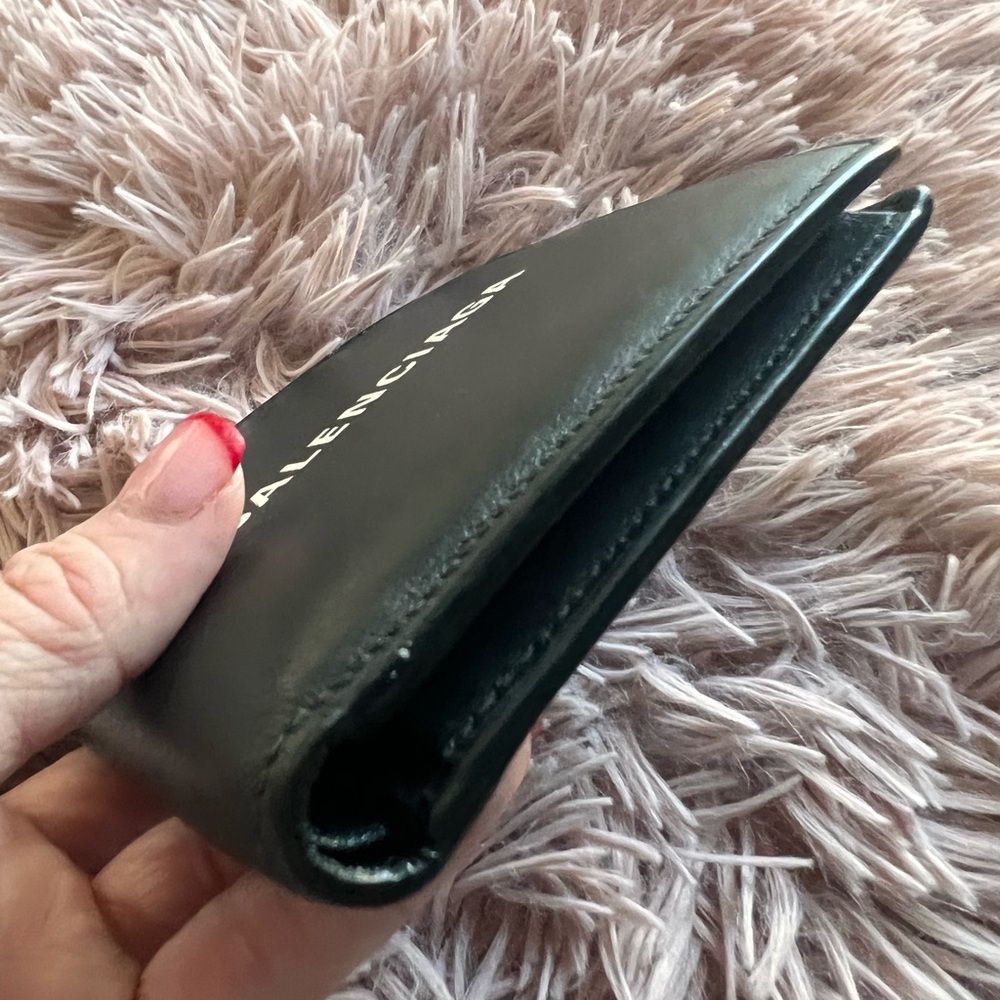NWOT Gorgeous Balenciaga Black Leather Bi-Fold Wallet - Picture 3 of 7